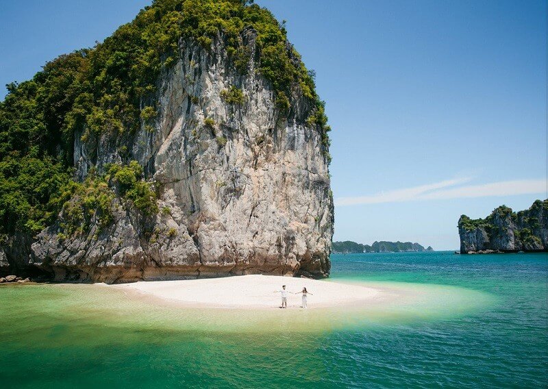 halong bay beach