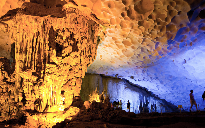 sung sot cave hanoi to halong bay