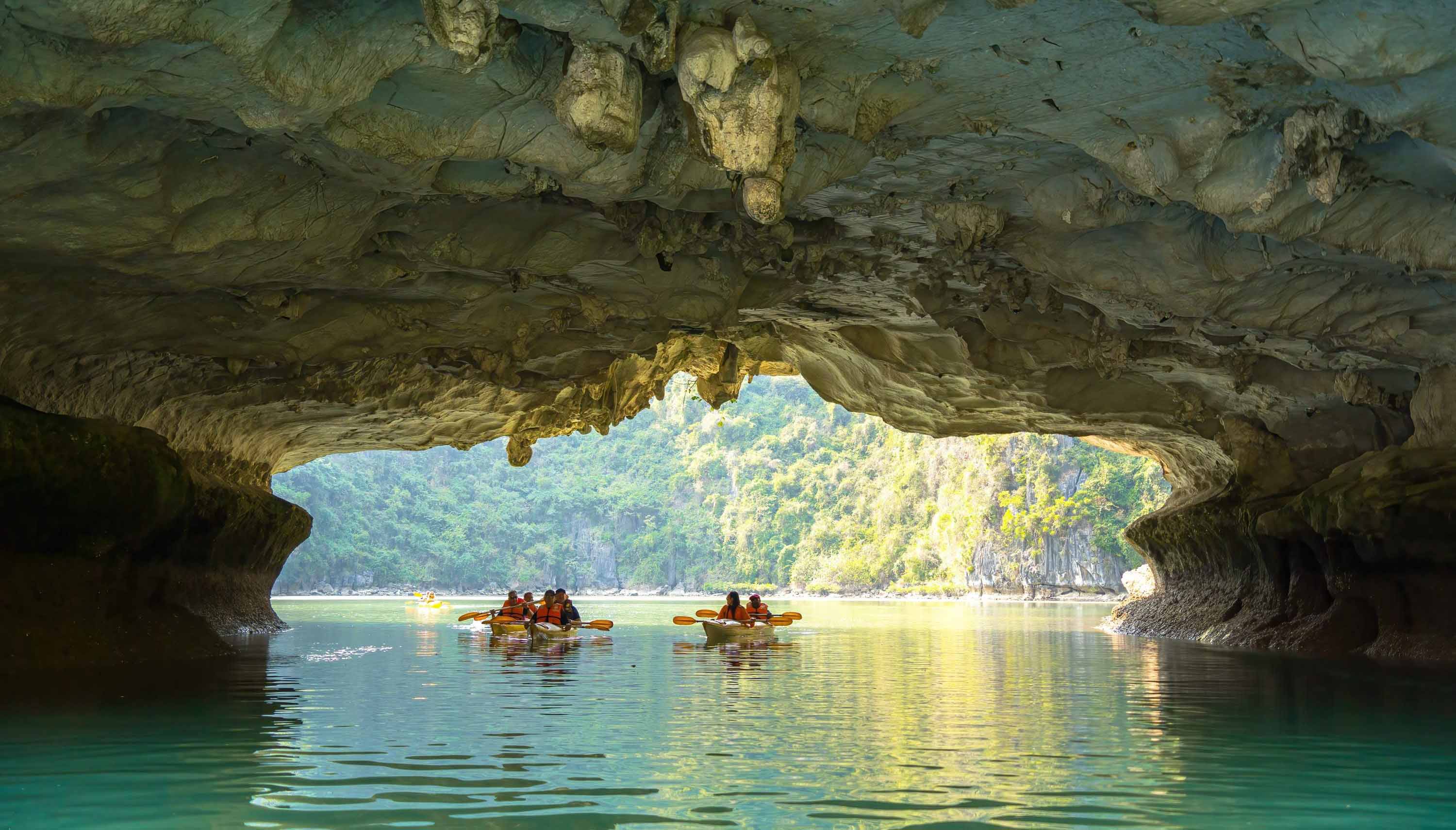 kayaking hanoi to halong bay 