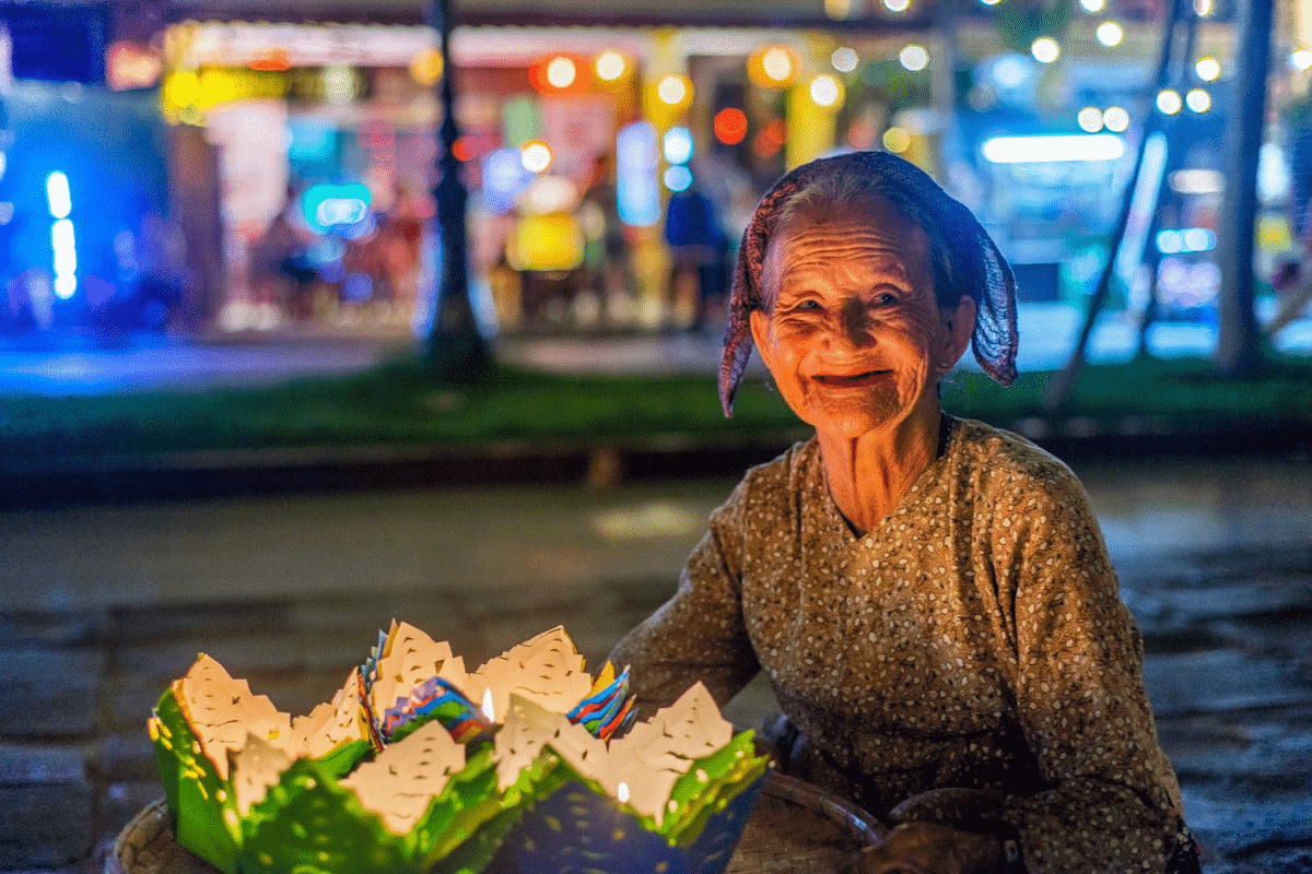 best time to visit central vietnam hoi an friendly people