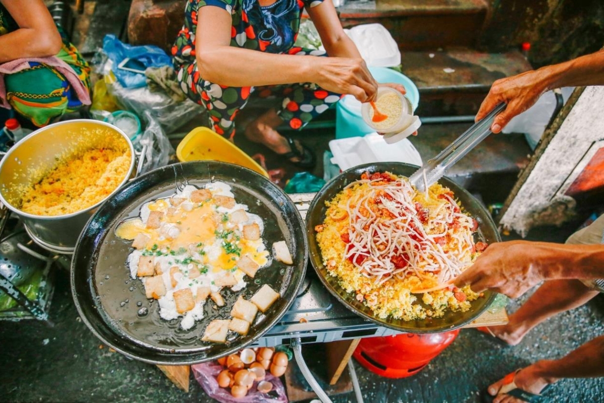 Bike tour ho chi minh street food in saigon