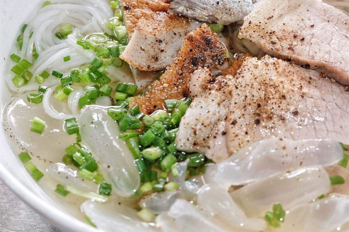 local food in nha trang Jellyfish vermicelli noodle soup