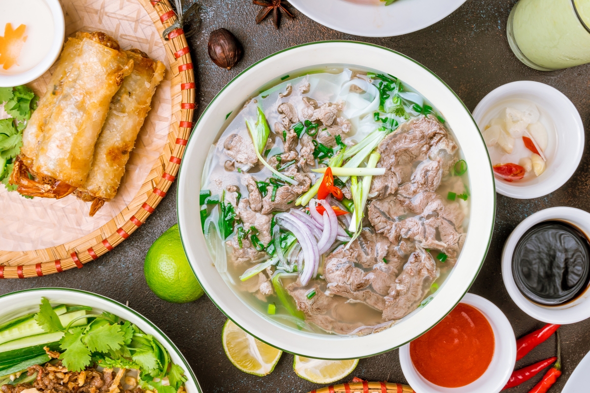 local food in vietnam Pho