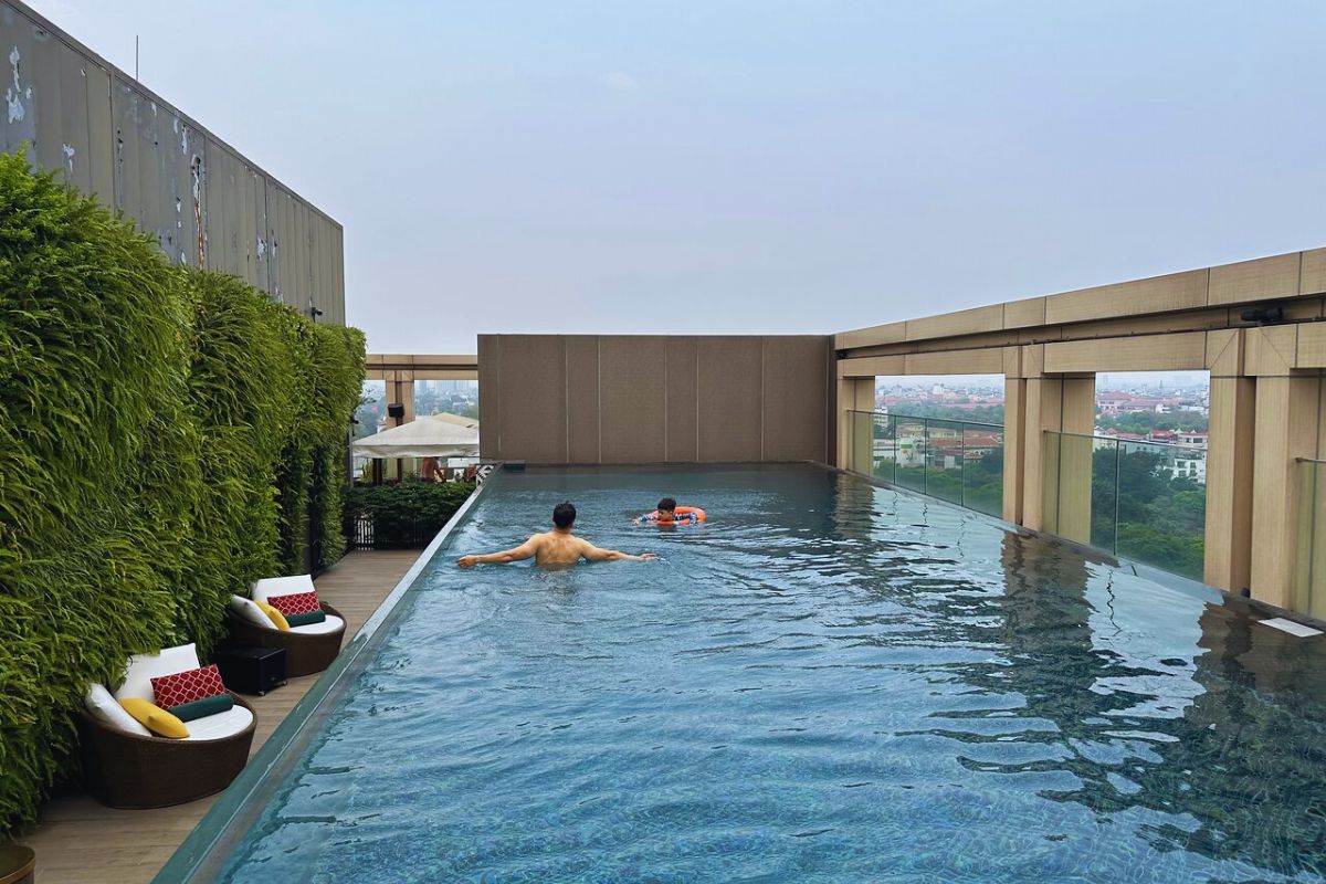 hanoi hotels with pools Grand Mercure Hanoi pool