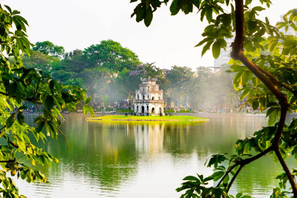 hanoi vietnam turtle tower hoan kiem lake