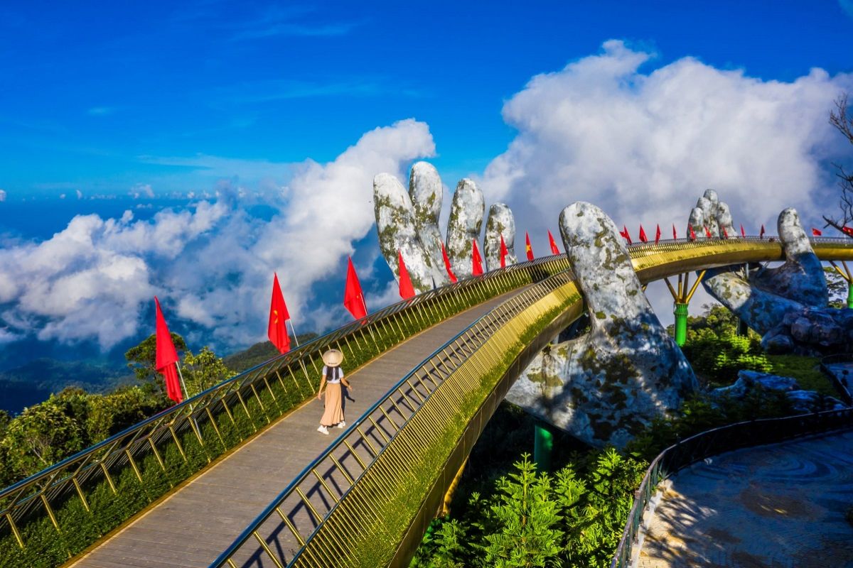 vacation in vietnam tips golden bridge da nang vietnam