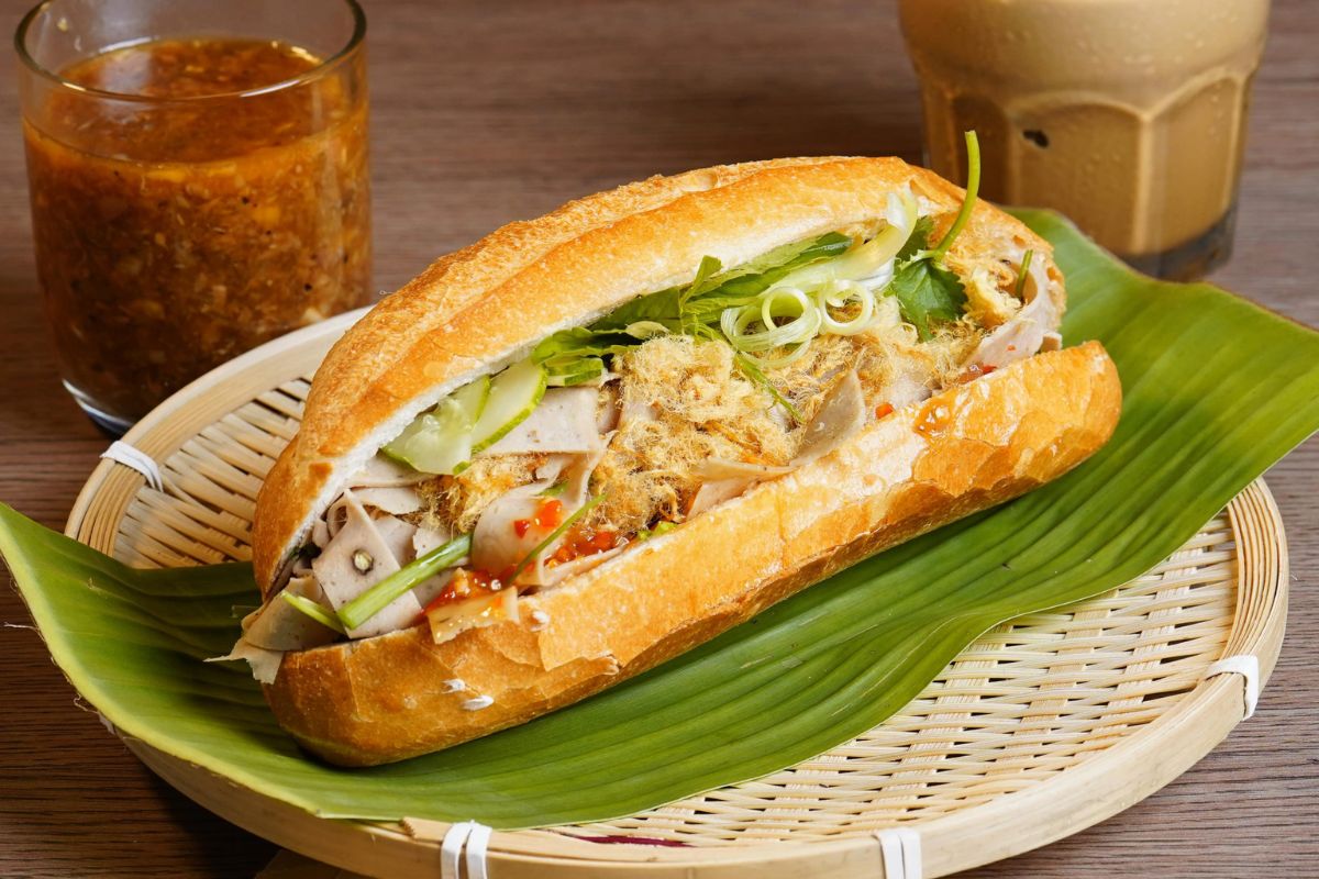 vietnam itinerary 7 days banh mi vietnamese sandwich